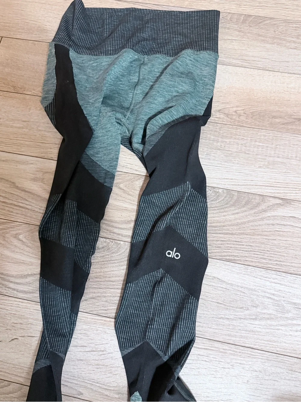 ALO Yoga Green and Black Seamless Sculpt Leggings